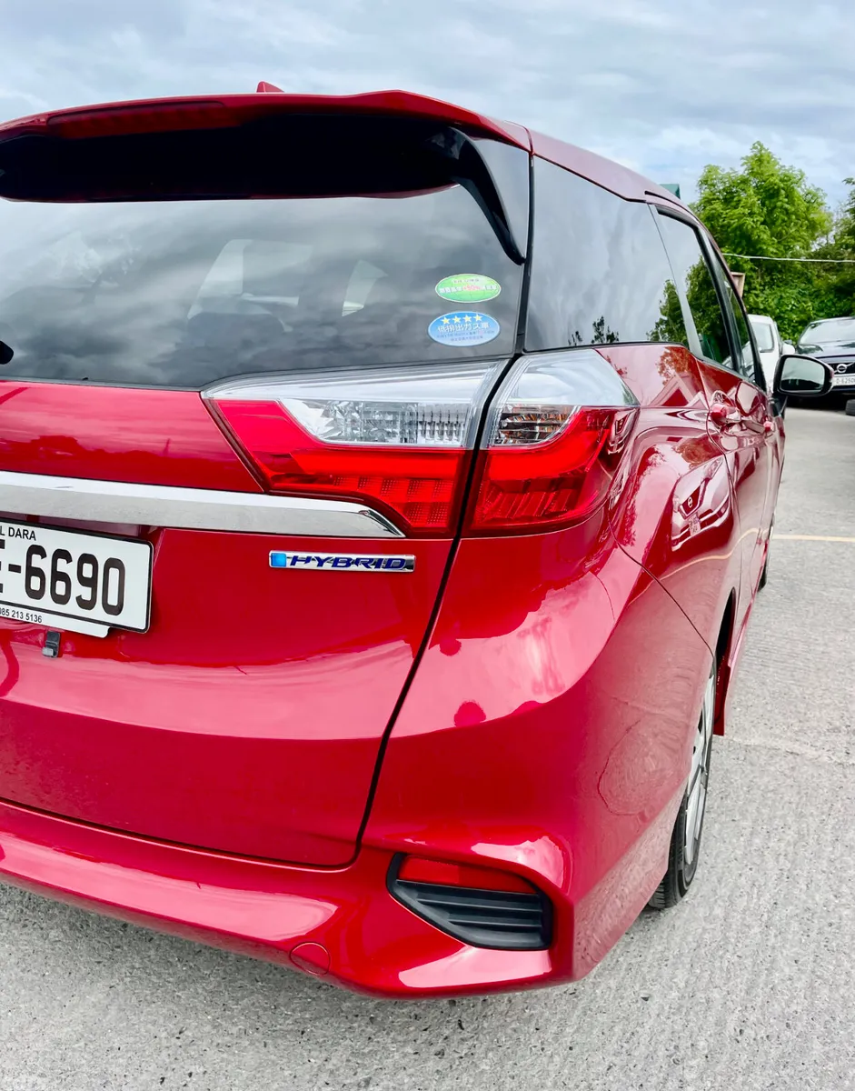 Honda Shuttle MPV, Petrol Hybrid, 2018, Red