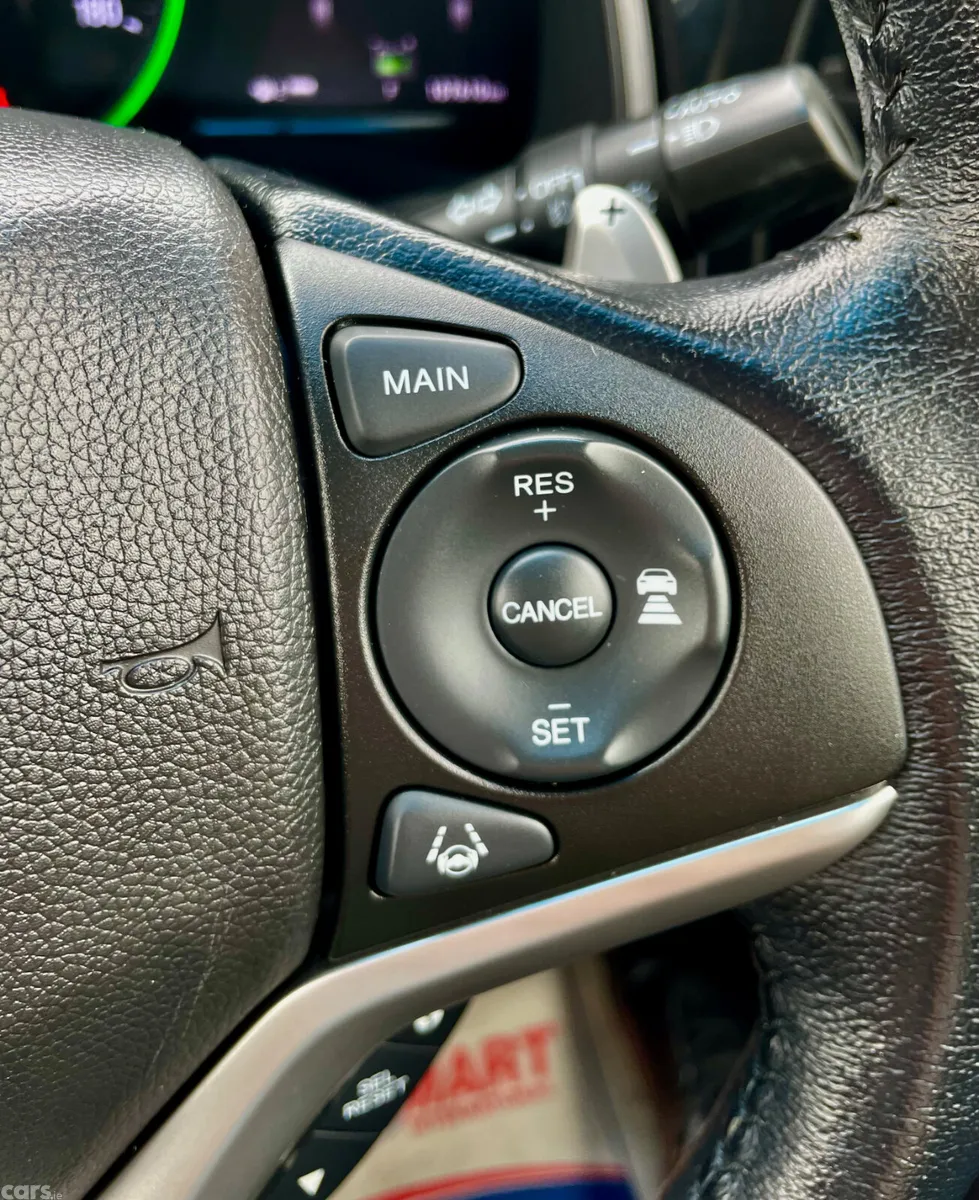 Honda Shuttle MPV, Petrol Hybrid, 2018, Red