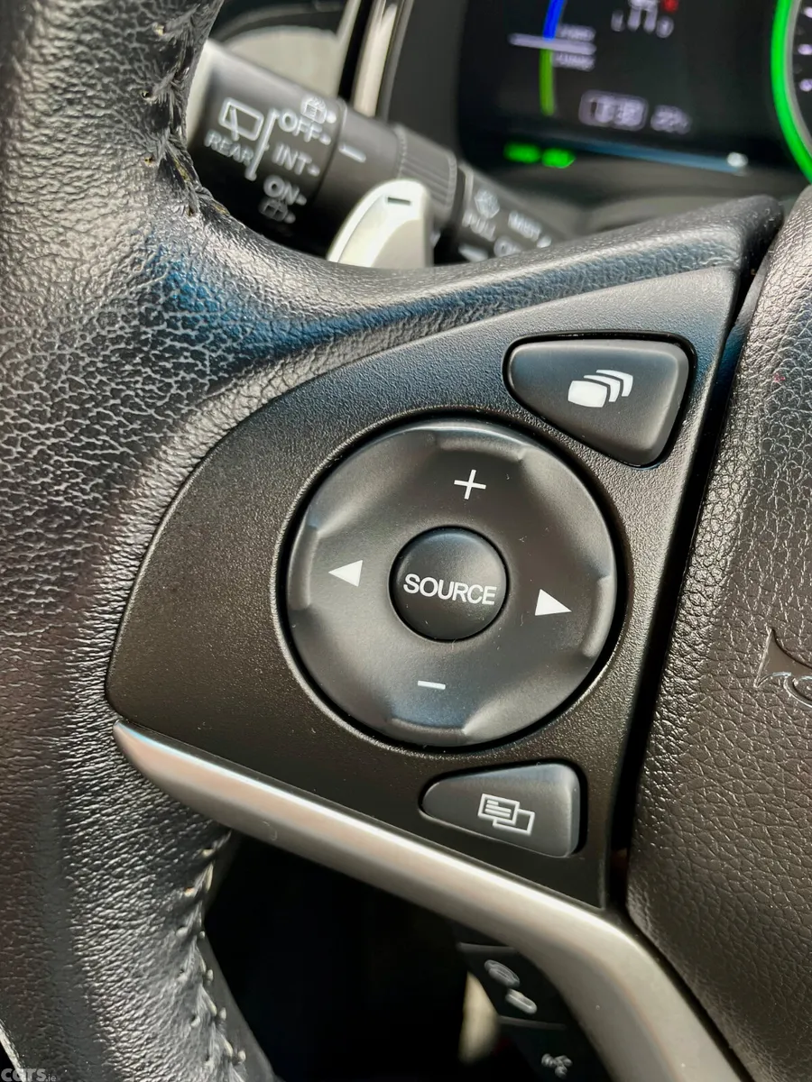 Honda Shuttle MPV, Petrol Hybrid, 2018, Red
