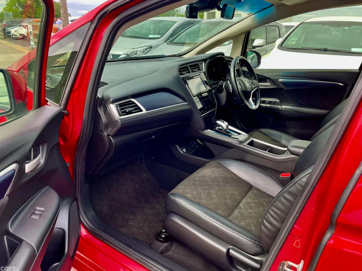 Honda Shuttle MPV, Petrol Hybrid, 2018, Red