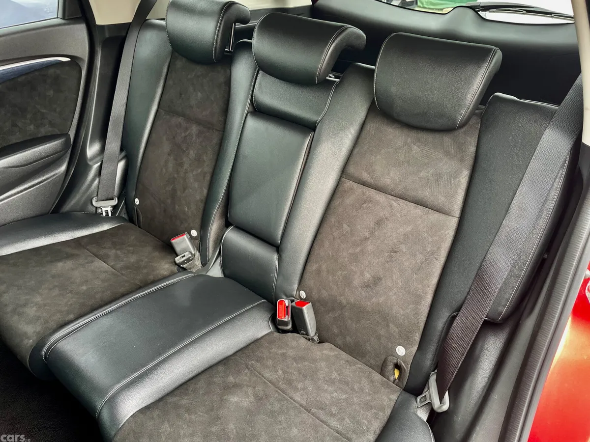 Honda Shuttle MPV, Petrol Hybrid, 2018, Red