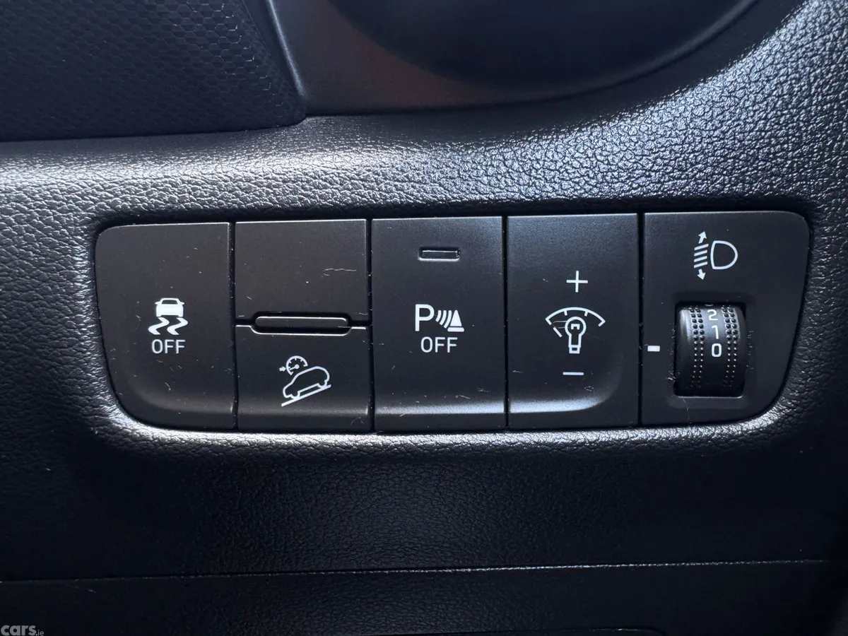 Hyundai KONA MPV, Diesel, 2021, Grey