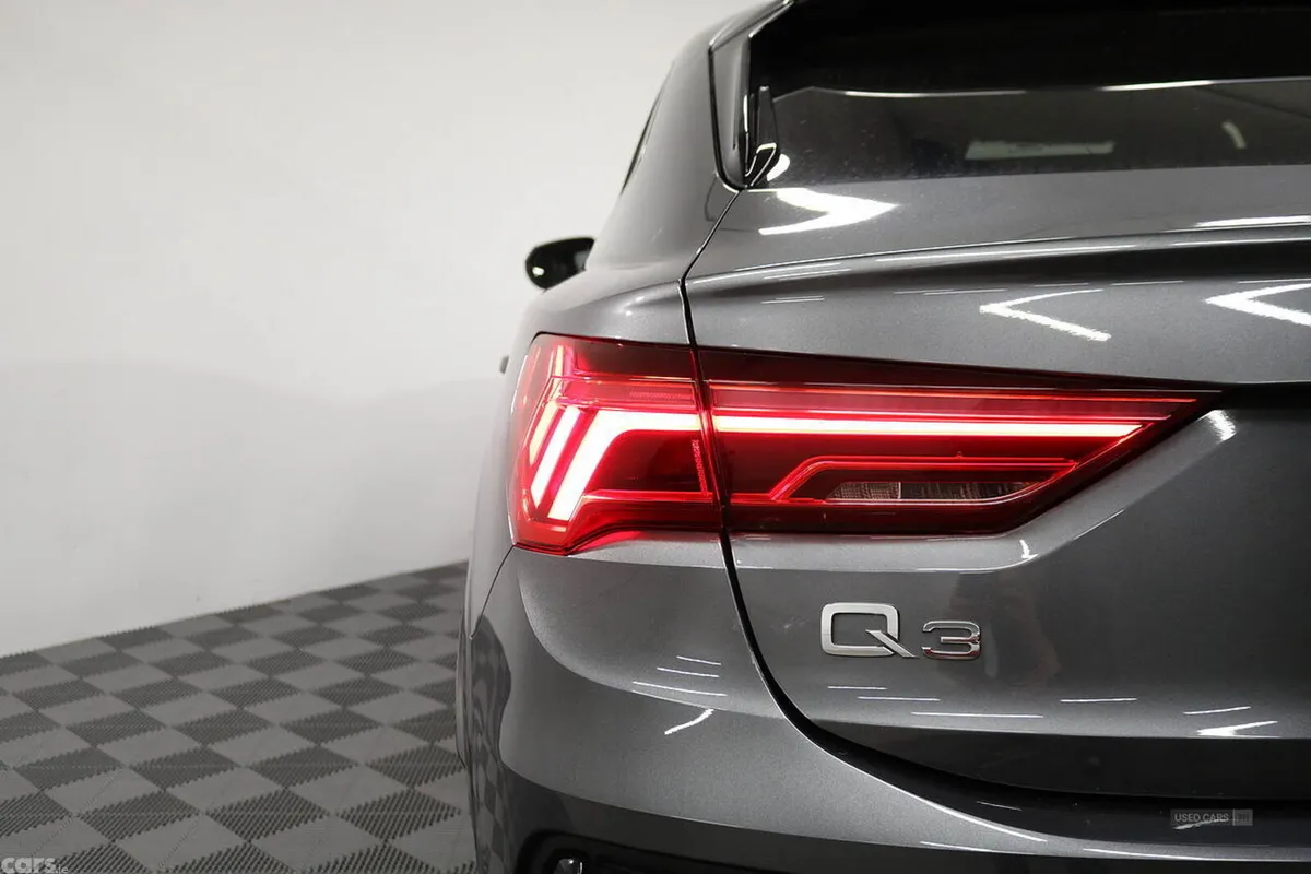 Audi Q3 SUV, Petrol Hybrid, 2023, Grey