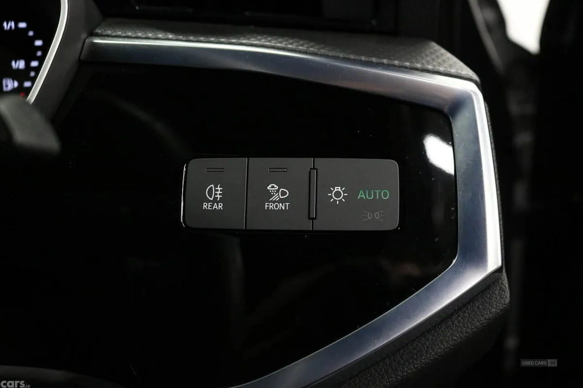 Audi Q3 SUV, Petrol Hybrid, 2023, Grey