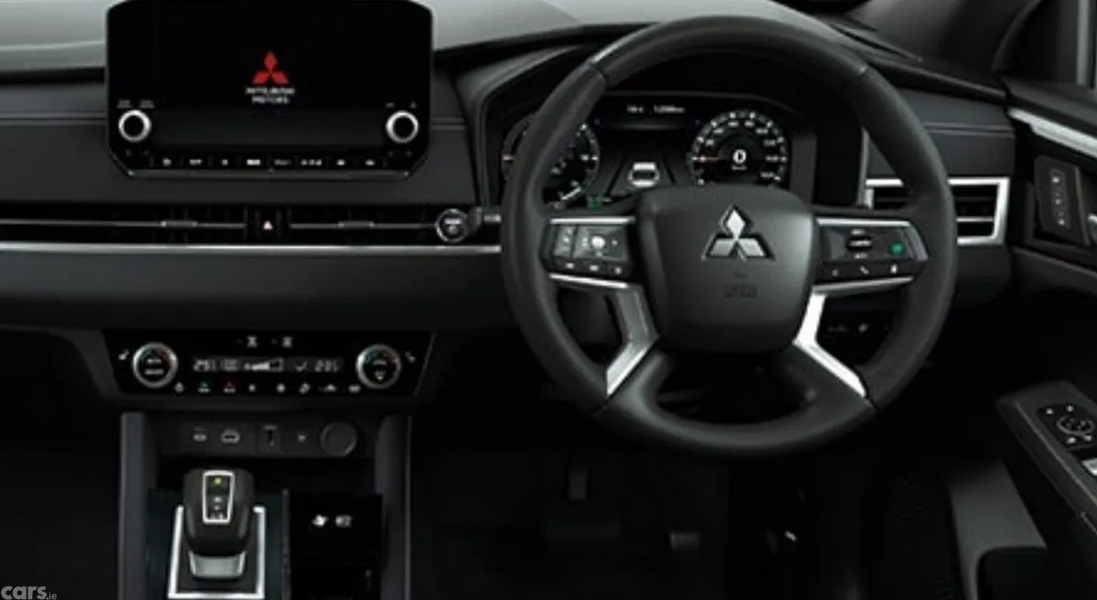 Mitsubishi Outlander SUV, Petrol Plug-in Hybrid, 2023, White