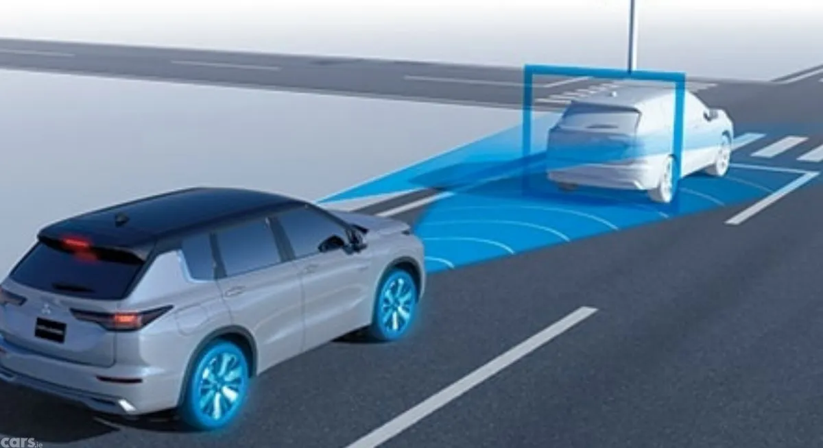 Mitsubishi Outlander SUV, Petrol Plug-in Hybrid, 2023, White