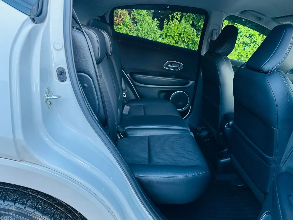 Honda Vezel Estate, Petrol Hybrid, 2019, White