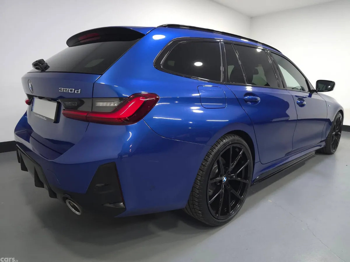 BMW 3-Series Estate, Diesel, 2023, Blue