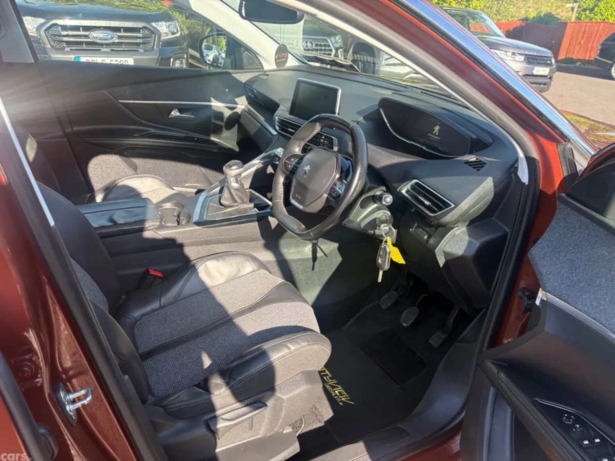 Peugeot 3008 MPV, Diesel, 2017, Brown