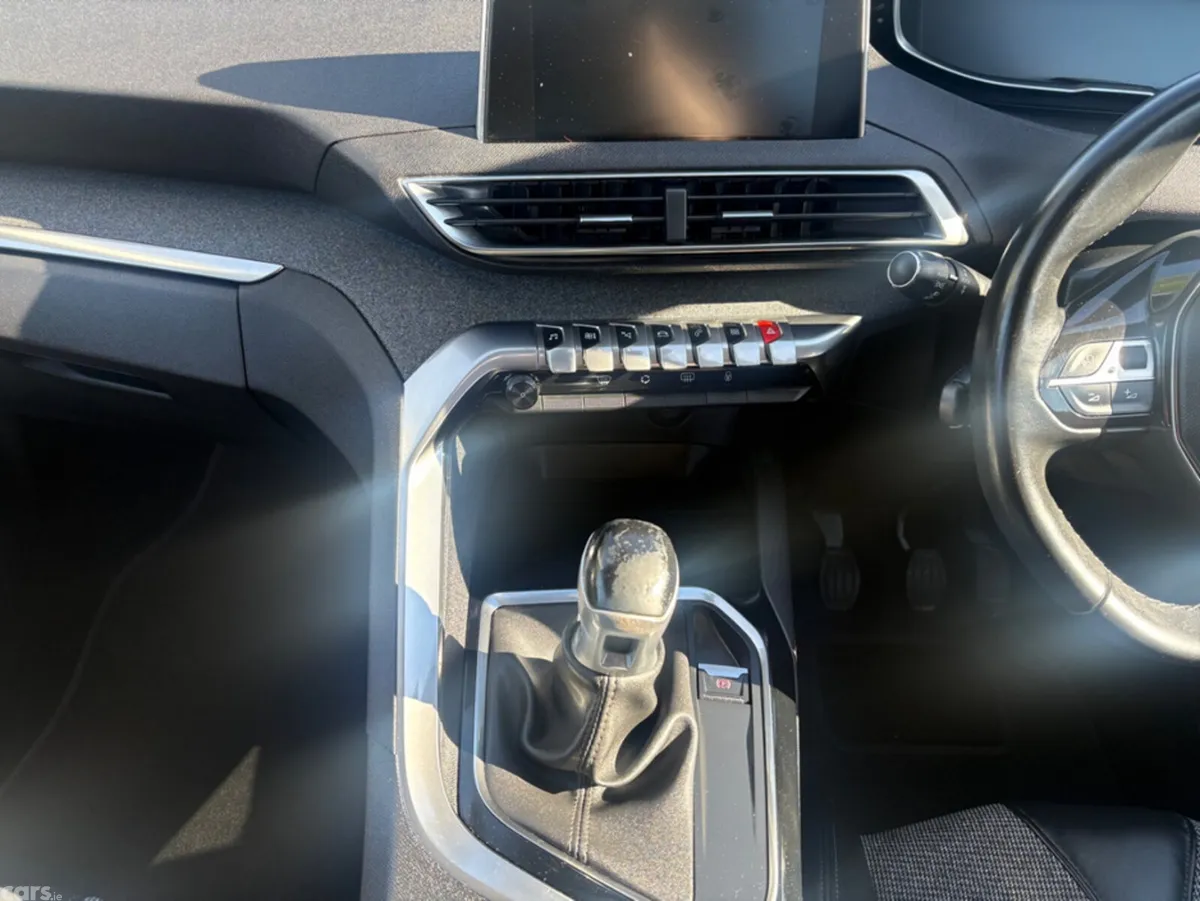 Peugeot 3008 MPV, Diesel, 2017, Brown