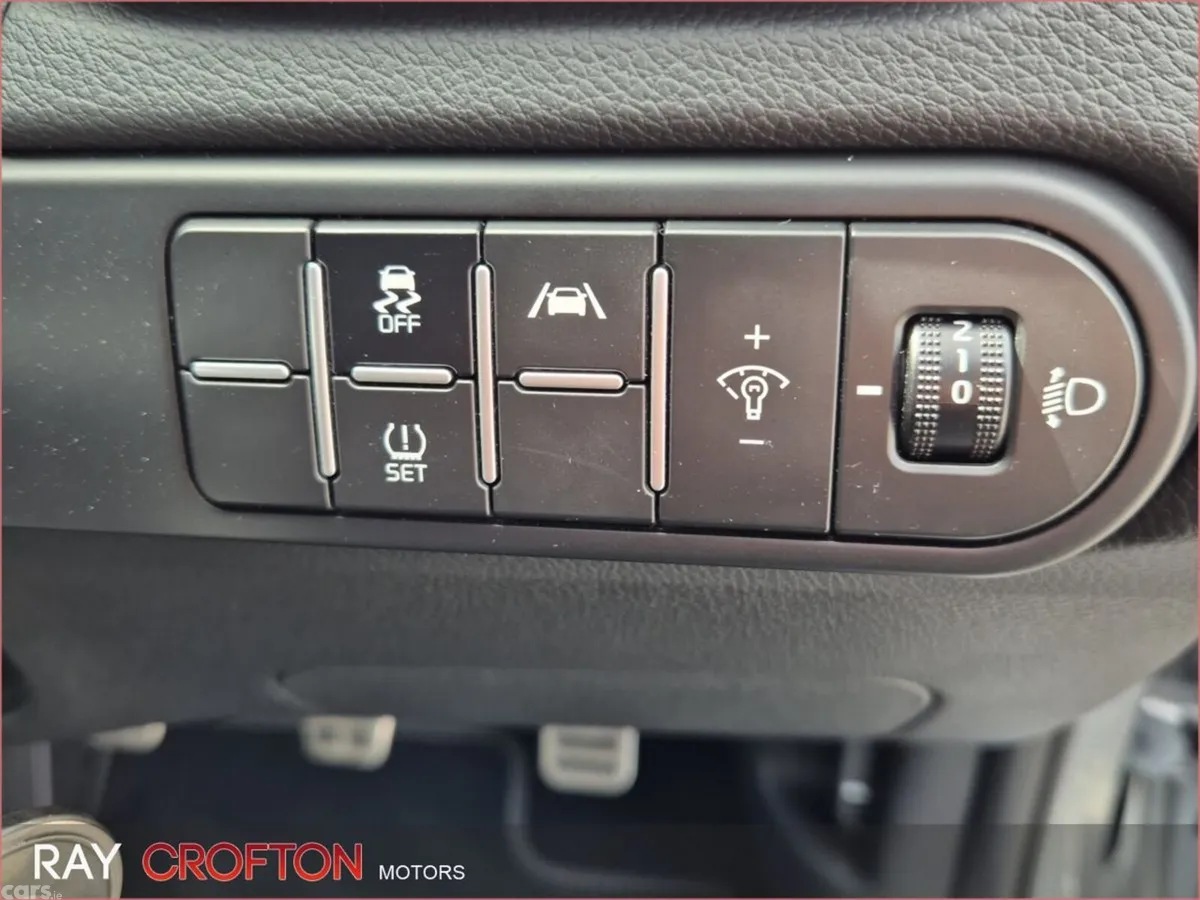 Kia Ceed Hatchback, Diesel Hybrid, 2023, Grey