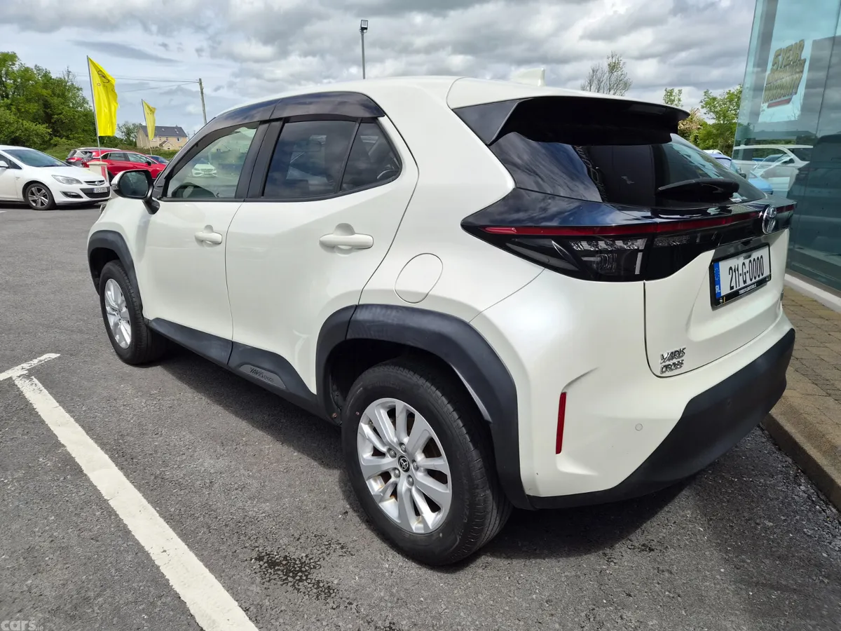 Toyota Yaris Cross SUV, Petrol Hybrid, 2021, White
