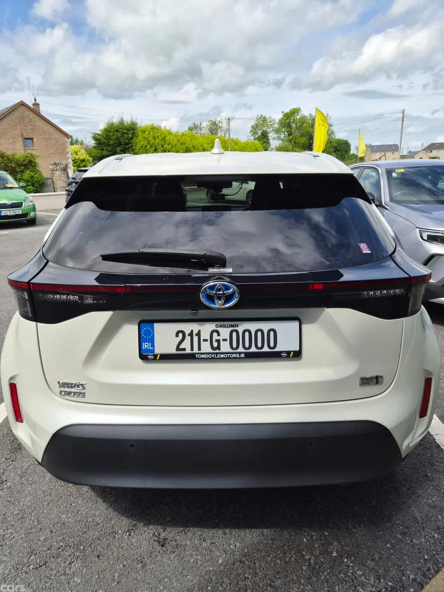 Toyota Yaris Cross SUV, Petrol Hybrid, 2021, White