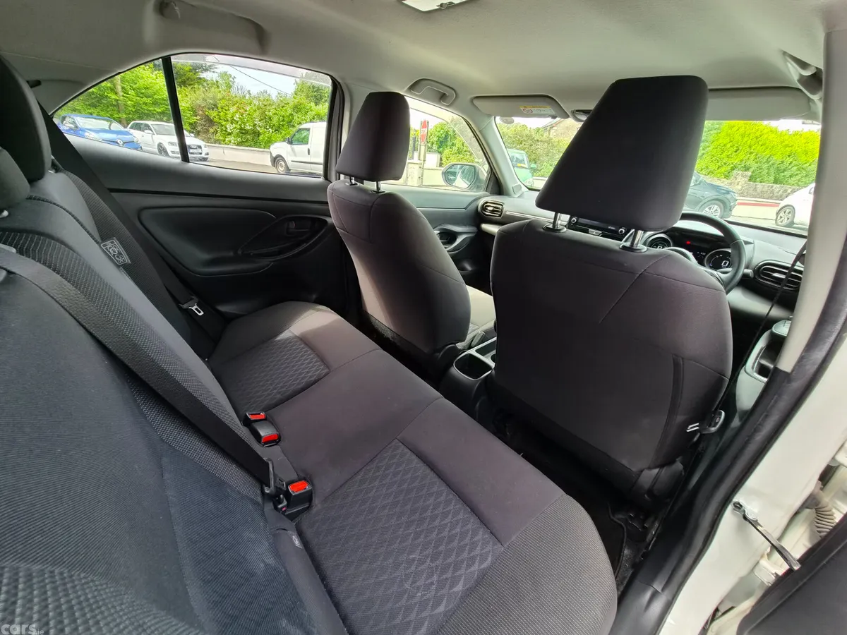 Toyota Yaris Cross SUV, Petrol Hybrid, 2021, White