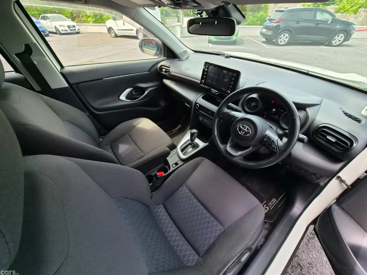 Toyota Yaris Cross SUV, Petrol Hybrid, 2021, White