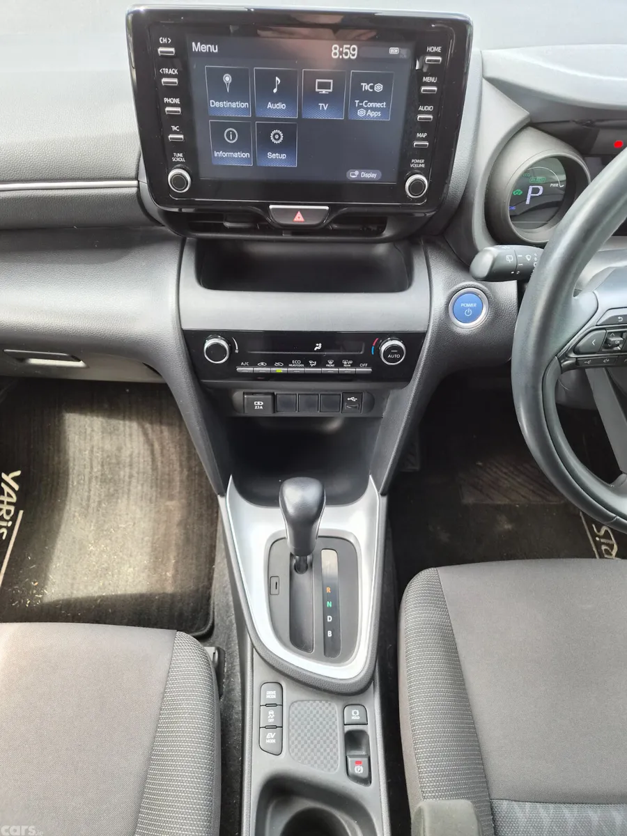 Toyota Yaris Cross SUV, Petrol Hybrid, 2021, White