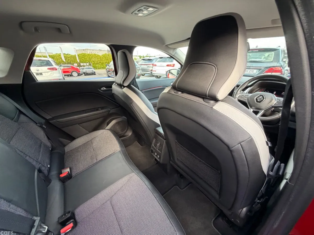 Renault Captur SUV, Petrol, 2021, Red