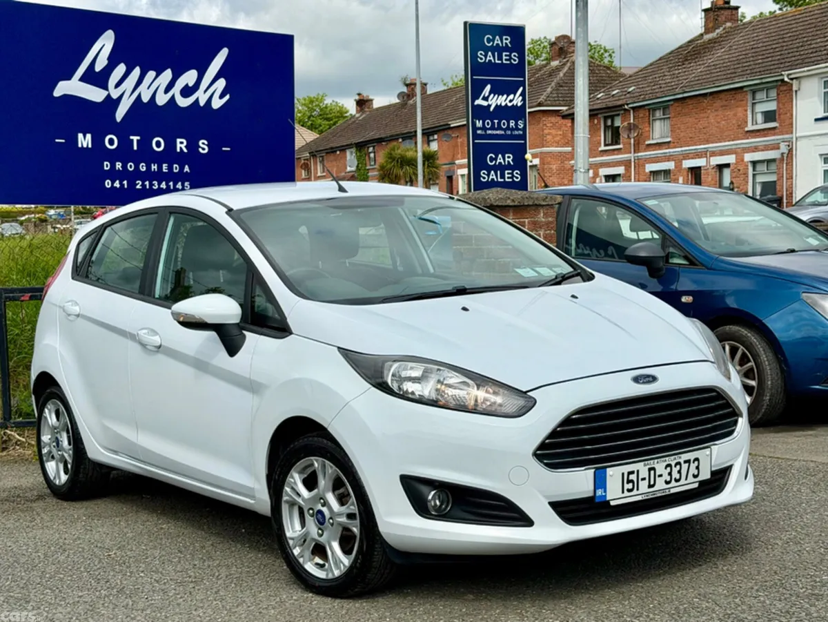 Ford Fiesta Hatchback, Petrol, 2015, White
