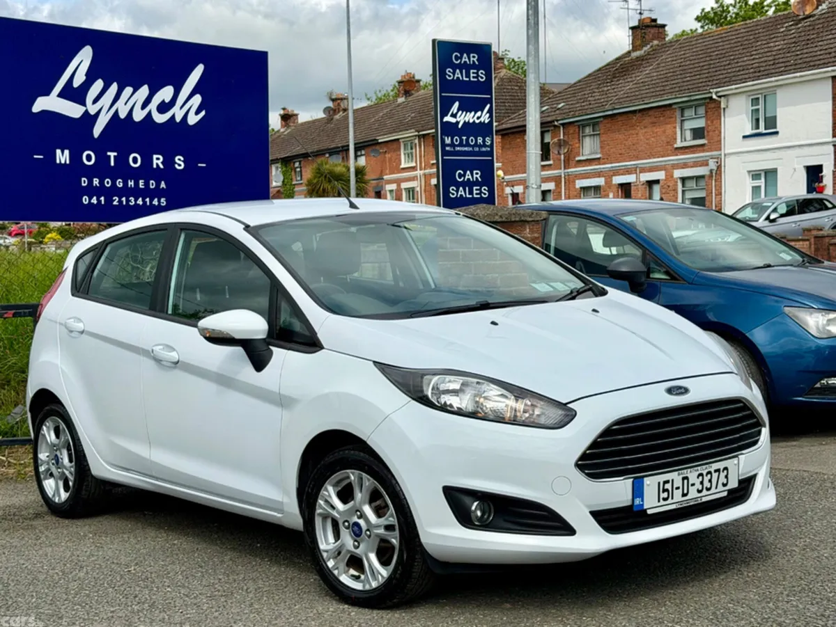 Ford Fiesta Hatchback, Petrol, 2015, White