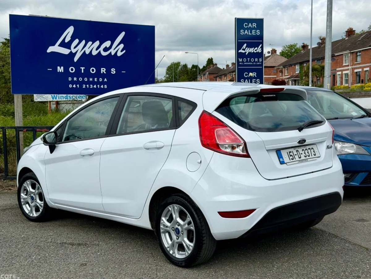 Ford Fiesta Hatchback, Petrol, 2015, White
