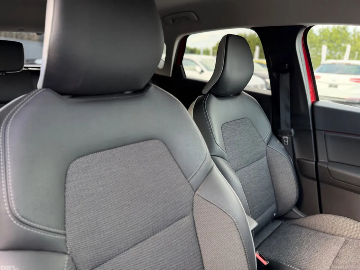 Renault Captur SUV, Petrol, 2021, Red