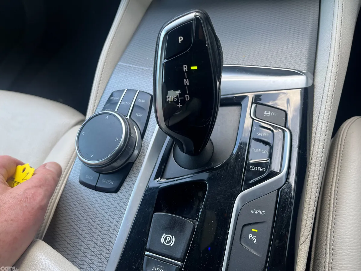 BMW 5-Series Saloon, Petrol Hybrid, 2017, Blue