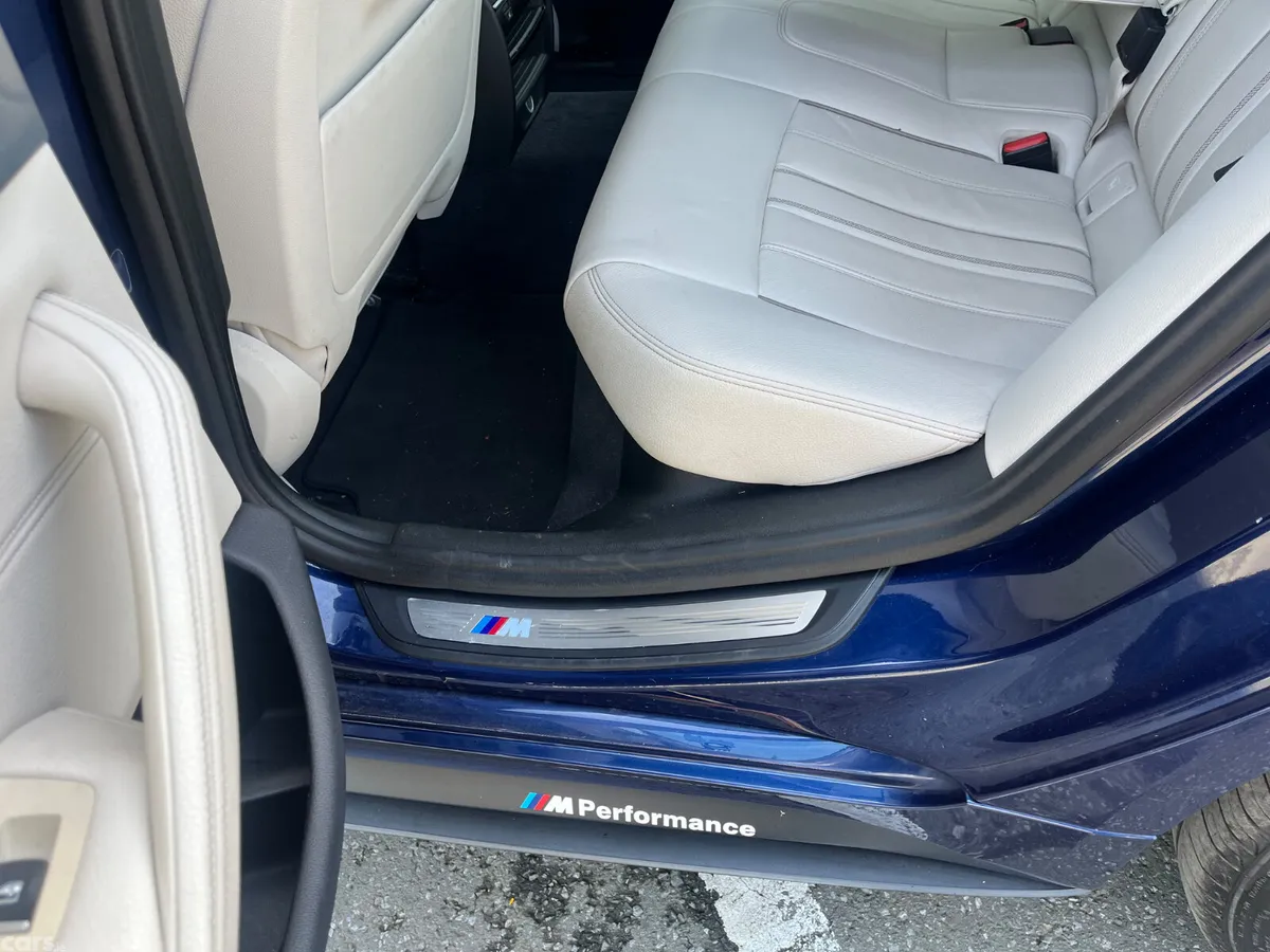BMW 5-Series Saloon, Petrol Hybrid, 2017, Blue