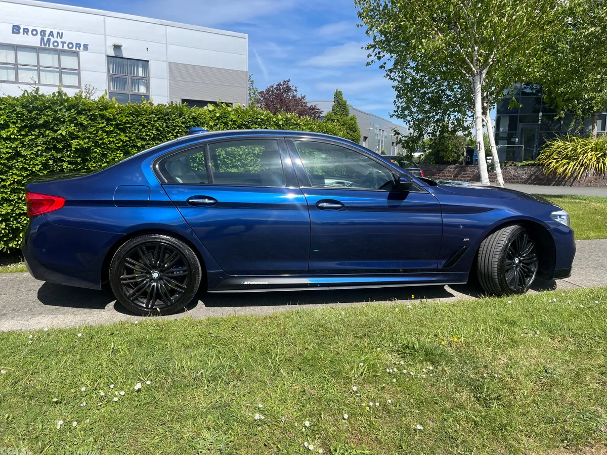 BMW 5-Series Saloon, Petrol Hybrid, 2017, Blue