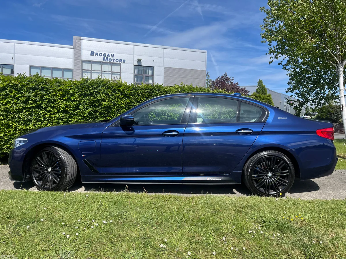 BMW 5-Series Saloon, Petrol Hybrid, 2017, Blue
