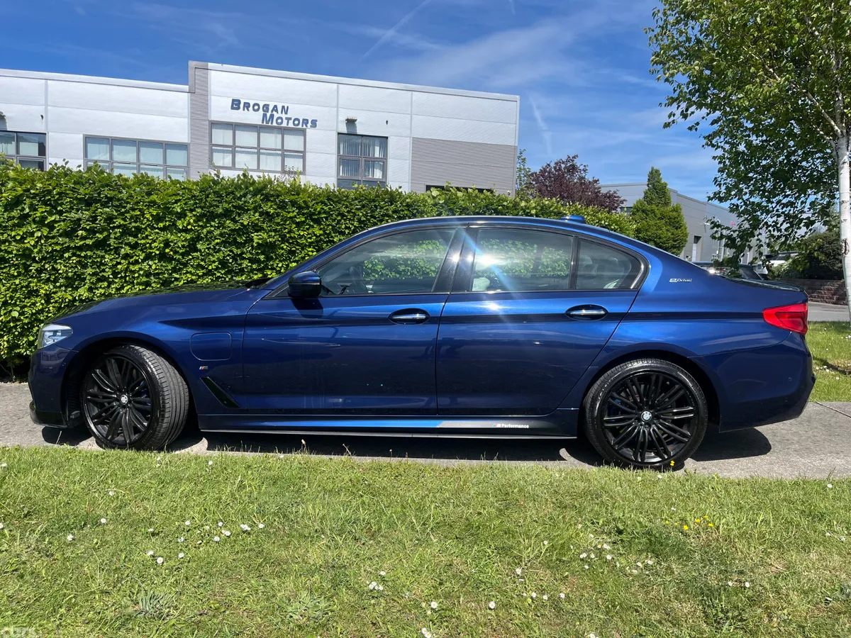 BMW 5-Series Saloon, Petrol Hybrid, 2017, Blue