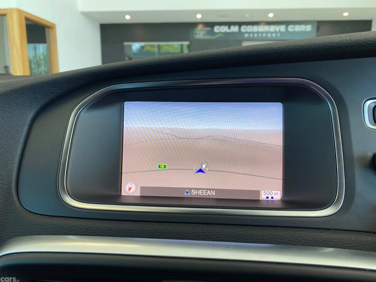 Volvo V40 Hatchback, Diesel, 2017, White