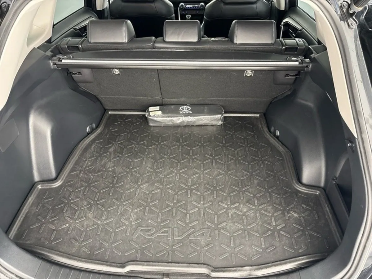Toyota RAV4 SUV, Petrol Hybrid, 2022, Black