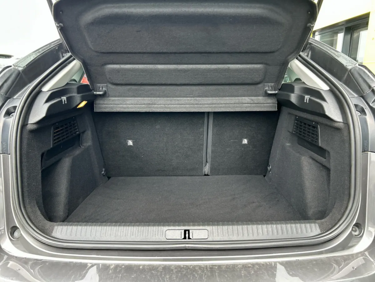 Citroen C4 Hatchback, Petrol, 2022, Grey