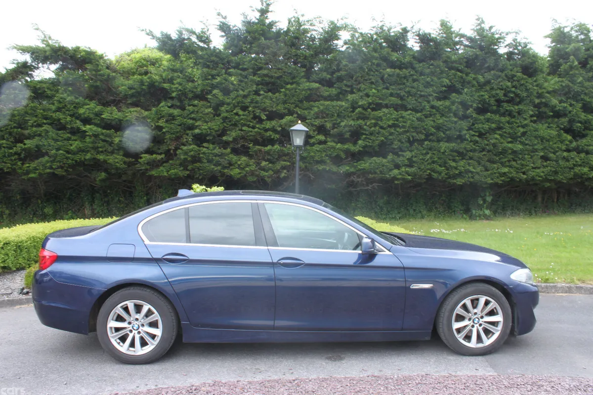 BMW 5-Series Saloon, Diesel, 2011, Blue