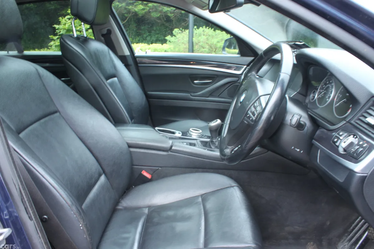 BMW 5-Series Saloon, Diesel, 2011, Blue