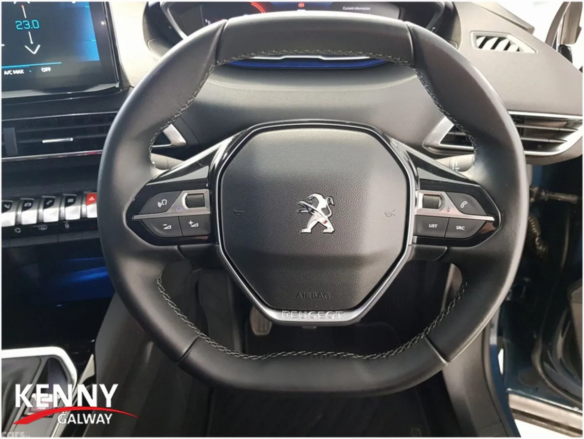 Peugeot 5008 MPV, Diesel, 2022, Blue