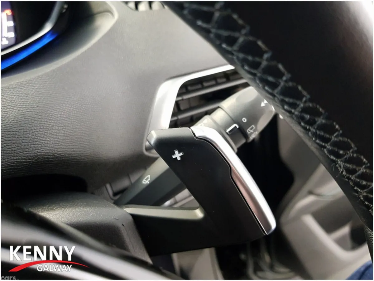 Peugeot 3008 MPV, Diesel, 2023, Black