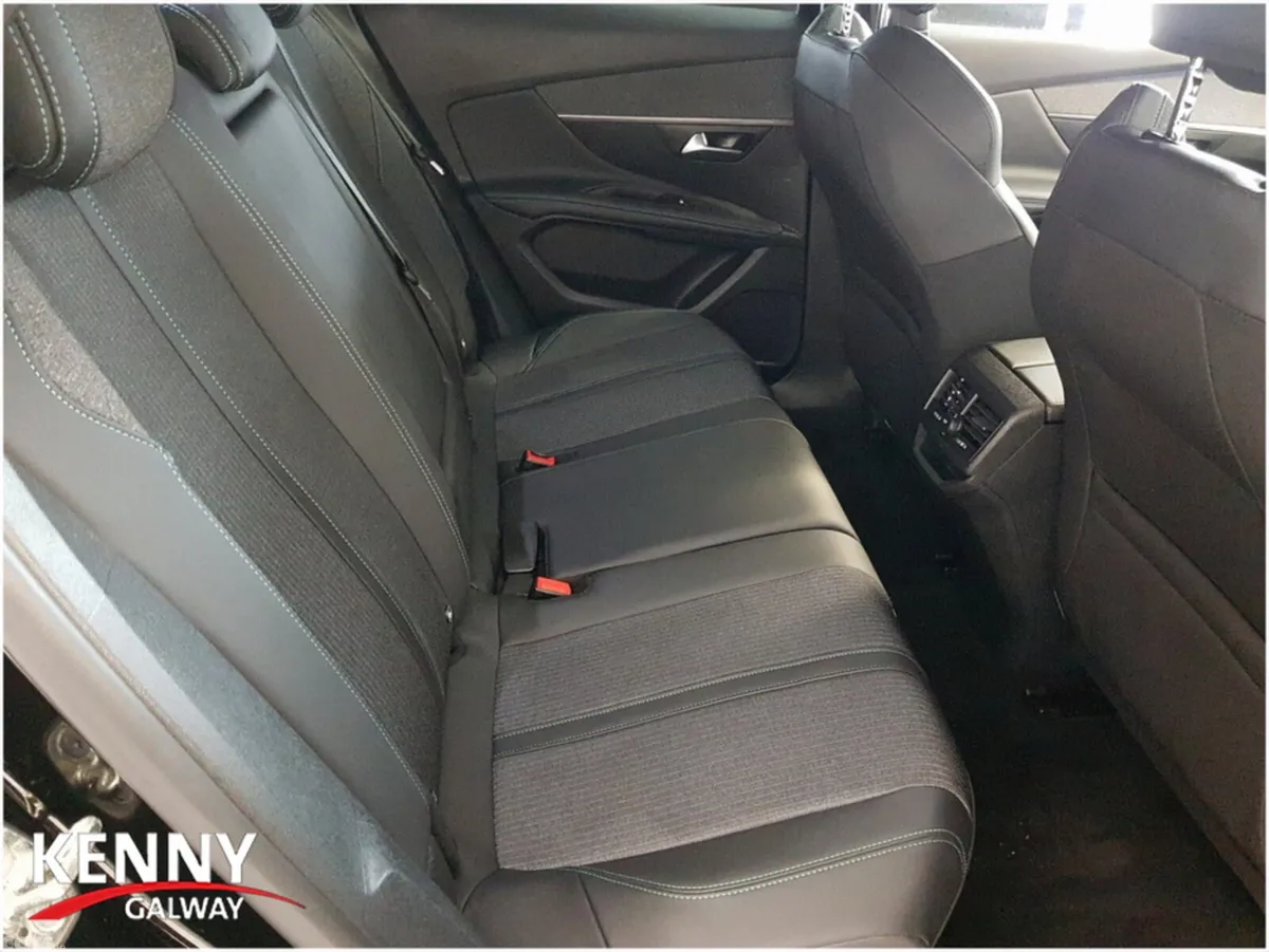 Peugeot 3008 MPV, Diesel, 2023, Black