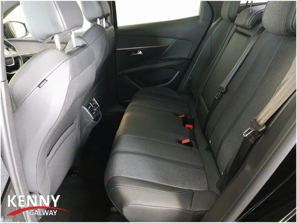 Peugeot 3008 MPV, Diesel, 2023, Black
