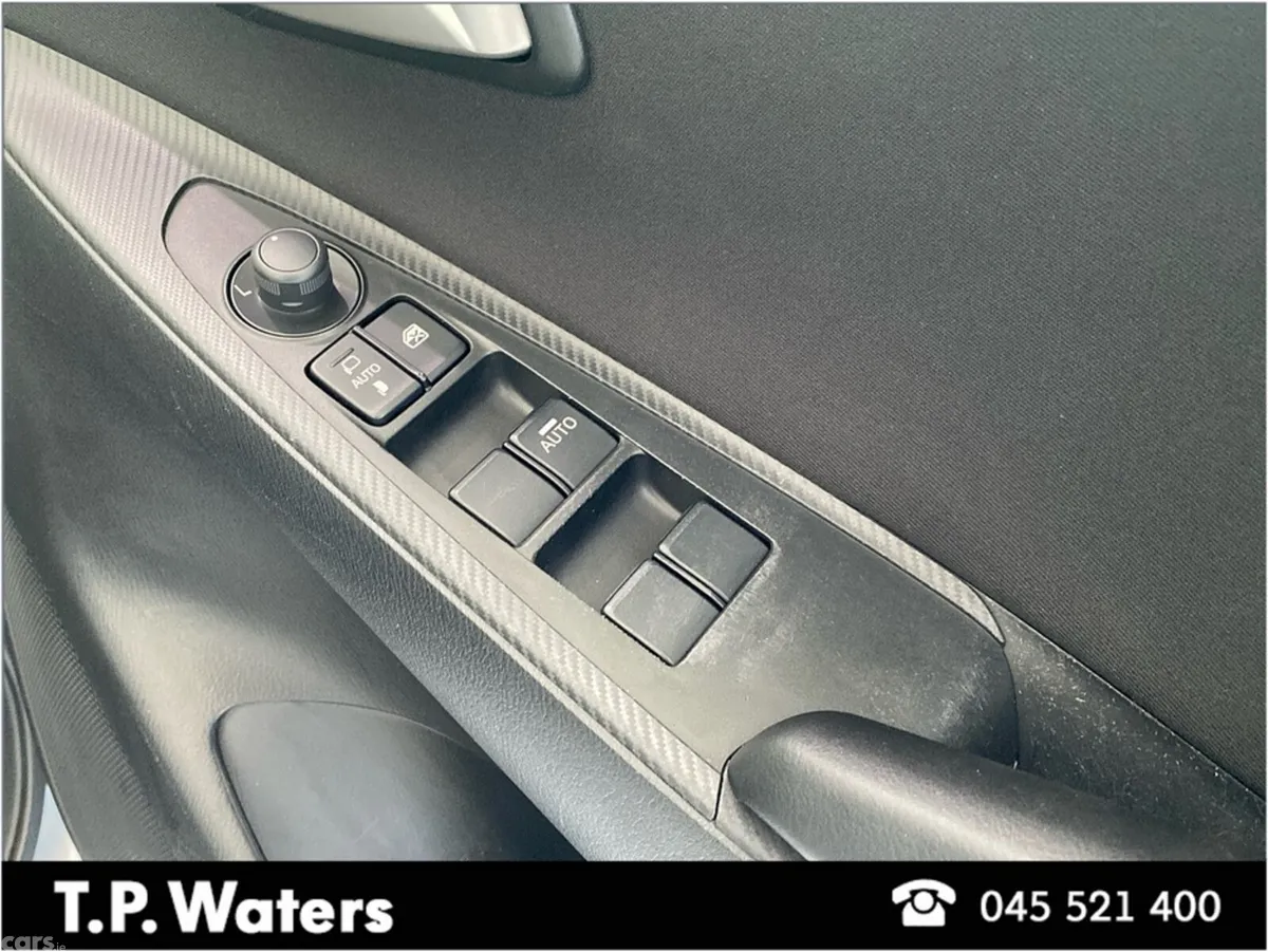 Mazda Mazda2 Hatchback, Petrol, 2021, Silver