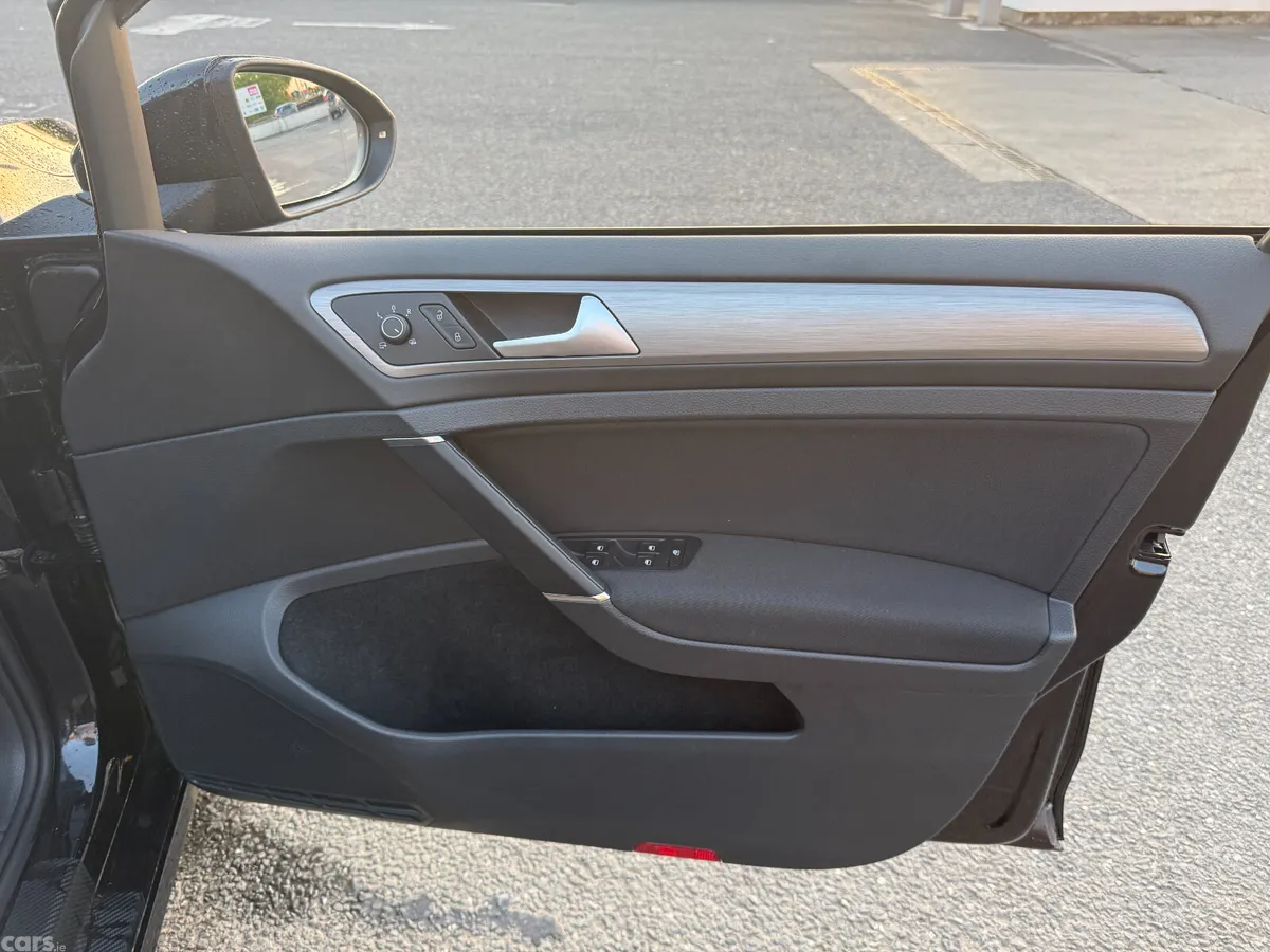 Volkswagen Golf Hatchback, Petrol, 2015, Black