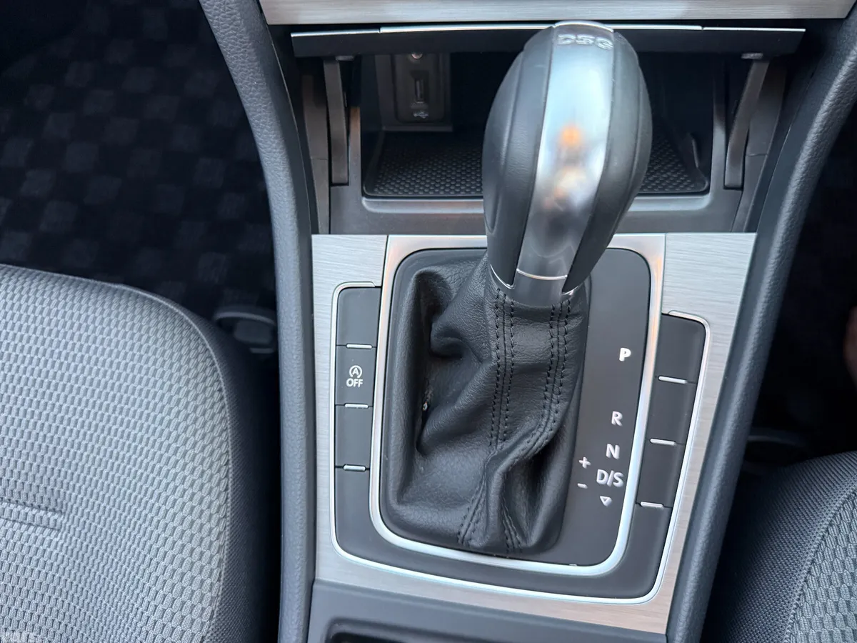 Volkswagen Golf Hatchback, Petrol, 2015, Black