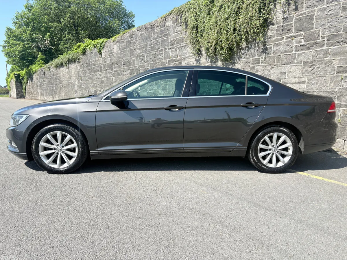 Volkswagen Passat Saloon, Diesel, 2019, Grey