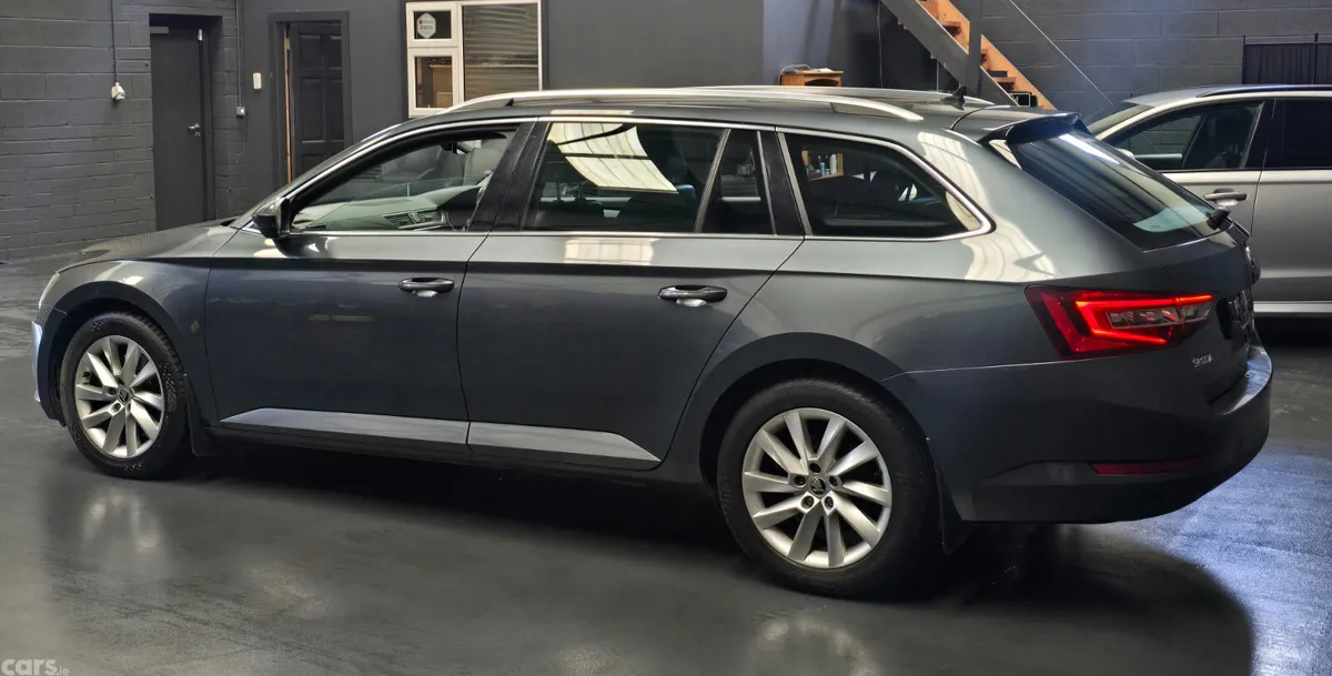 Skoda Superb Estate, Diesel, 2017, Grey