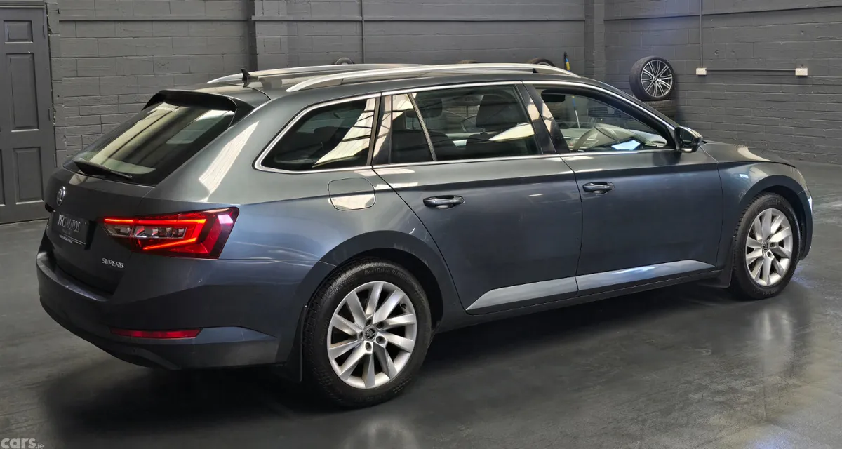 Skoda Superb Estate, Diesel, 2017, Grey