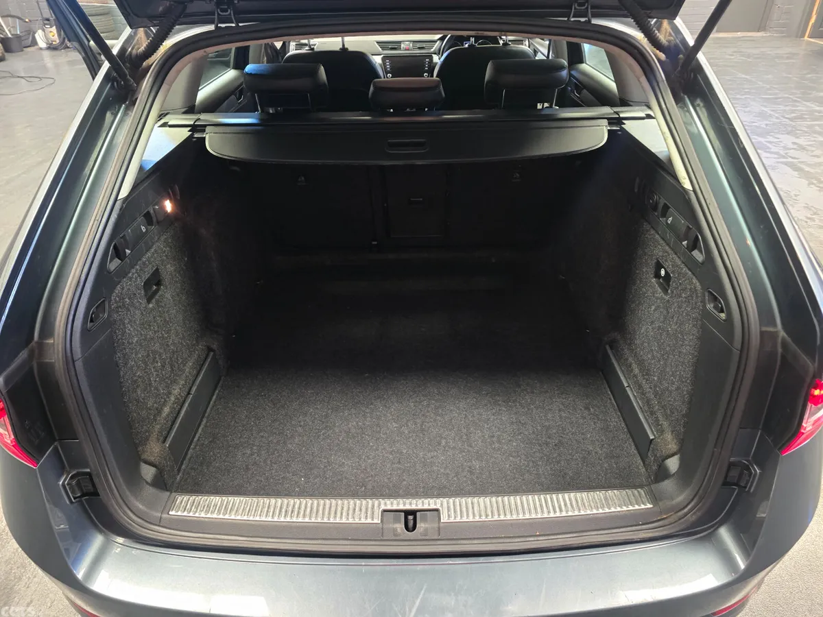 Skoda Superb Estate, Diesel, 2017, Grey