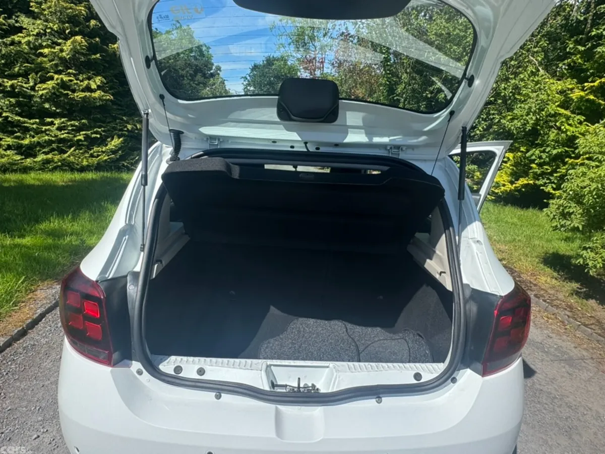 Dacia Sandero Hatchback, Petrol, 2018, White