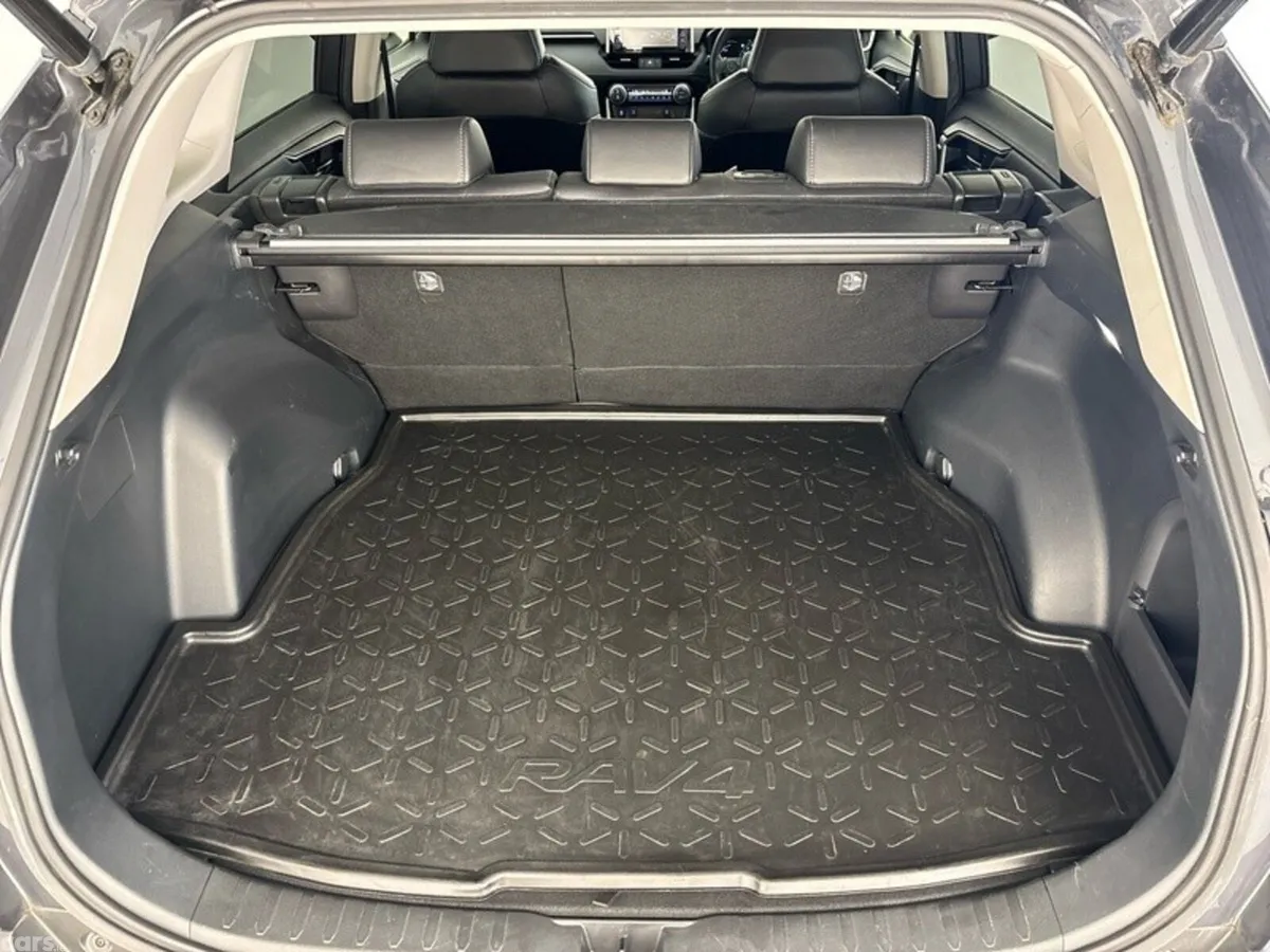 Toyota RAV4 SUV, Petrol Hybrid, 2022, Grey