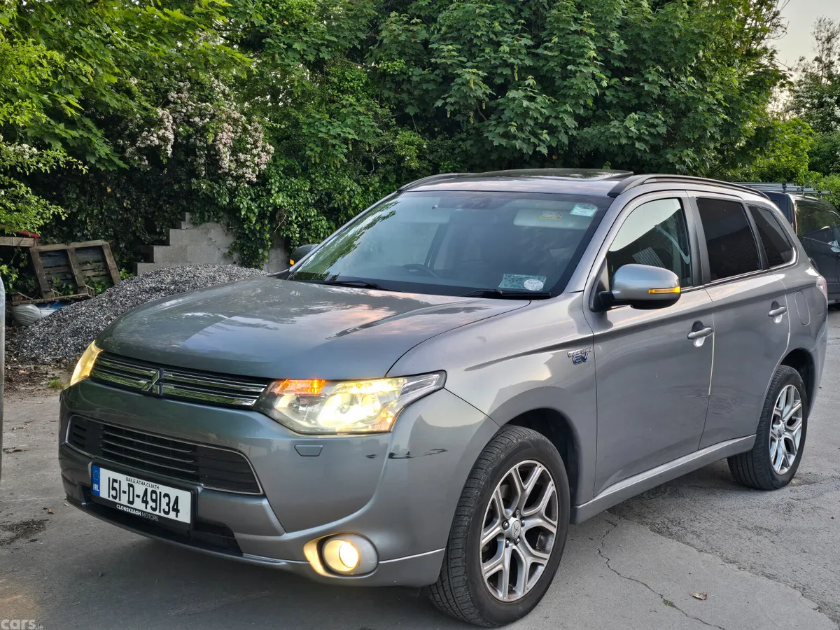 Mitsubishi Outlander SUV, Petrol Plug-in Hybrid, 2015, Grey