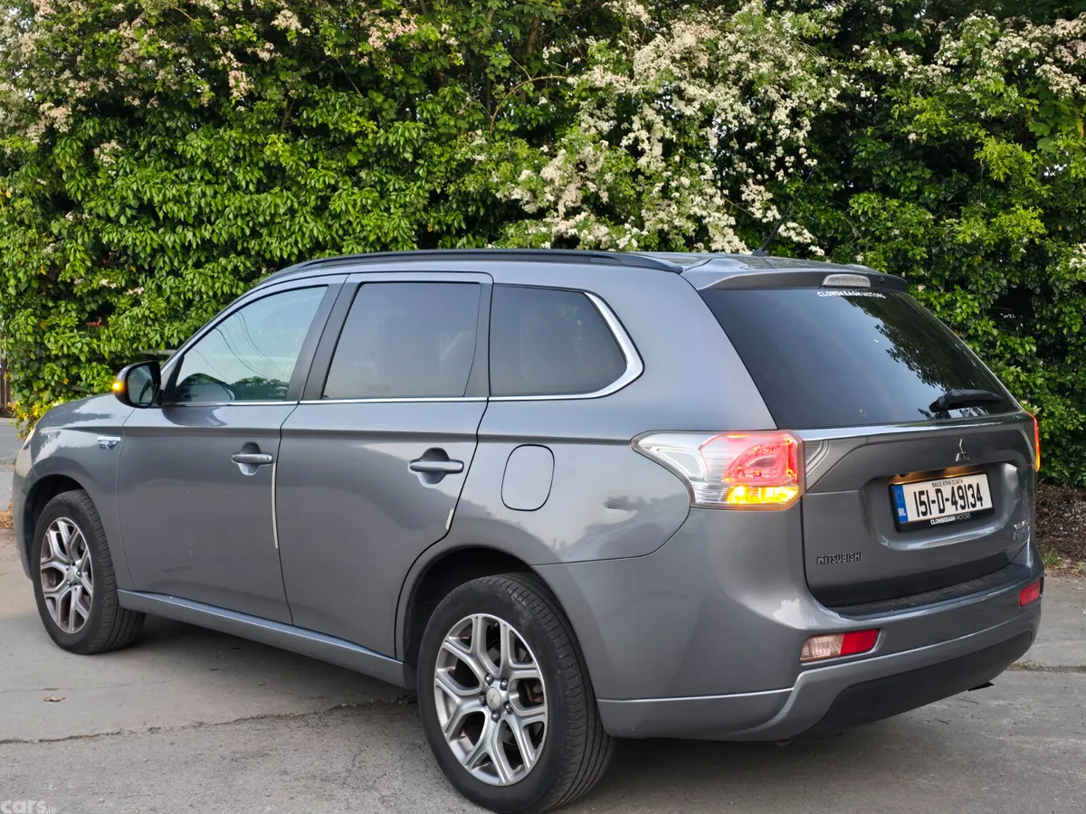 Mitsubishi Outlander SUV, Petrol Plug-in Hybrid, 2015, Grey
